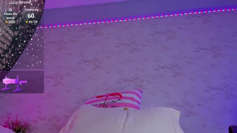 Snapshot of hannablaze_ chatting on December 2024 05:44:01 PM HannaB online show from December 2024 05:44:01 PM