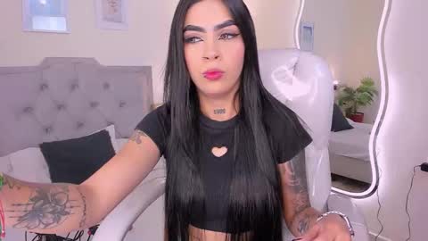 Hanna online show from November 2025 08:08:01 PM