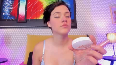 Hanna online show from November 2025 04:05:01 AM