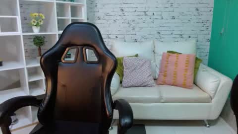 Hannah  online show from October 2025 11:22:01 AM