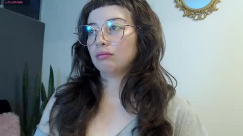 Snapshot of hannah_hexx chatting on April 2026 04:17:01 AM HannahHexx online show from April 2026 04:17:01 AM