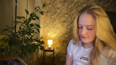 hannah levis  online show from February 2025 10:36:02 PM