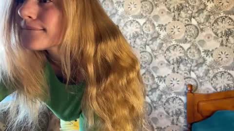 hannah levis  online show from March 2025 05:29:02 AM