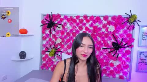 Hannah Miller online show from October 2025 11:41:02 AM