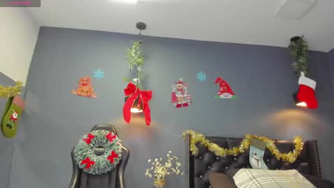 HANNAH MILLER online show from December 2024 11:21:02 AM