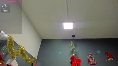 HANNAH MILLER online show from December 2024 11:06:02 AM