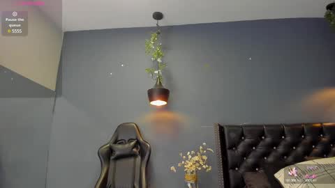 HANNAH MILLER online show from January 2025 11:21:02 AM