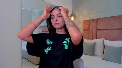 Snapshot of hannah_miltonn chatting on September 2025 07:26:01 PM Hannah Milton online show from September 2025 07:26:01 PM