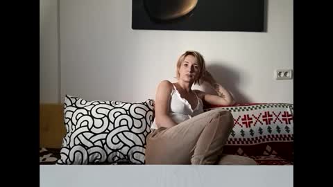 Rose online show from February 2025 12:48:01 PM