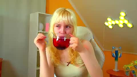 Snapshot of hannahhollis chatting on July 2026 06:27:02 AM Hannah online show from July 2026 06:27:02 AM
