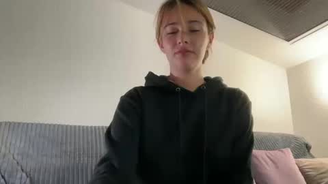 Snapshot of hannahinto chatting on October 2025 03:45:01 PM hannahinto online show from October 2025 03:45:01 PM