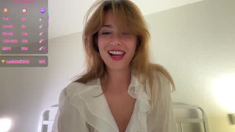 Snapshot of hannahinto chatting on October 2025 03:46:02 PM hannahinto online show from October 2025 03:46:02 PM