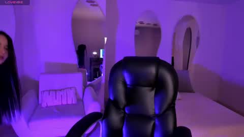 HANNAH J online show from July 2026 12:33:02 PM
