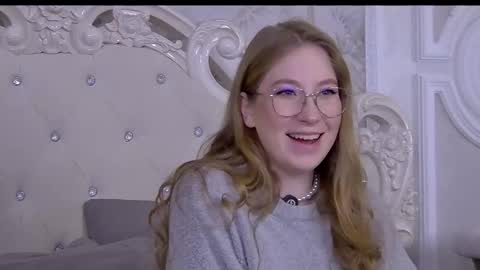 Pearl online show from October 2025 03:37:02 AM