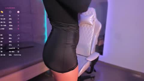 Snapshot of hannahmonttgomery chatting on February 2026 05:41:01 PM hannahmonttgomery Help me reach 100 Hands up online show from February 2026 05:41:01 PM