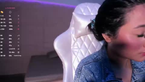 Snapshot of hannahmonttgomery chatting on February 2026 04:41:01 PM hannahmonttgomery Help me reach 100 Hands up online show from February 2026 04:41:01 PM