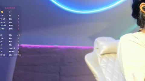 Snapshot of hannahmonttgomery chatting on February 2026 04:16:01 PM hannahmonttgomery Help me reach 100 Hands up online show from February 2026 04:16:01 PM