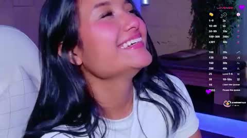 Snapshot of hannahmonttgomery chatting on June 2026 04:22:02 PM hannahmonttgomery Help me reach 100 Hands up online show from June 2026 04:22:02 PM