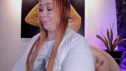 hannamartinn_ online show from October 2025 04:00:01 PM