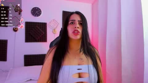 Hanna  online show from December 2025 09:09:01 PM