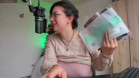   hannasofia x        Schedule 700 -1400GTM-5 online show from December 2024 03:03:02 PM