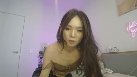 HannaVibe online show from April 2026 01:05:01 AM