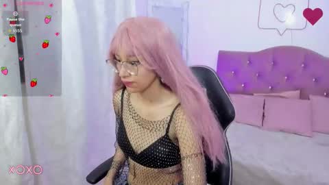 HANNI  online show from November 2025 11:58:01 AM