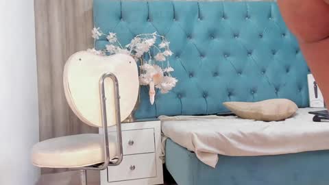   online show from December 2024 01:33:01 PM