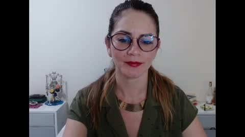 Snapshot of hanny_333 chatting on January 2025 09:34:01 AM hanny_333 online show from January 2025 09:34:01 AM