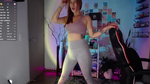 Snapshot of hanny_bennet chatting on February 2025 08:04:02 PM hanny see you tomorrow 7 pm colombia online show from February 2025 08:04:02 PM