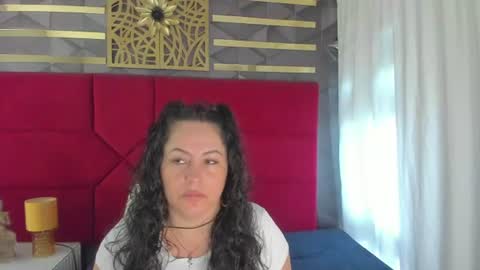 Snapshot of hanny_bliss chatting on June 2026 11:48:02 AM Hanny online show from June 2026 11:48:02 AM