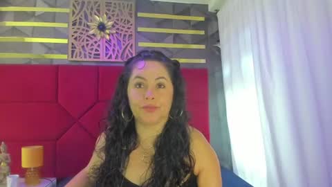 Snapshot of hanny_bliss chatting on June 2026 11:36:01 AM Hanny online show from June 2026 11:36:01 AM