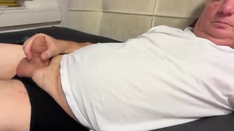 hans66760 online show from October 2025 06:08:01 PM