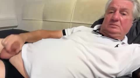 hans66760 online show from October 2025 06:30:01 PM