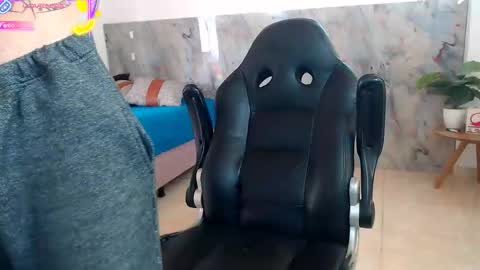 Snapshot of hanz_col chatting on October 2025 12:06:01 PM hanz_col online show from October 2025 12:06:01 PM