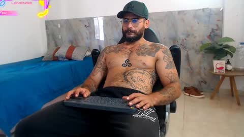 Snapshot of hanz_col chatting on November 2025 03:01:02 PM hanz_col online show from November 2025 03:01:02 PM