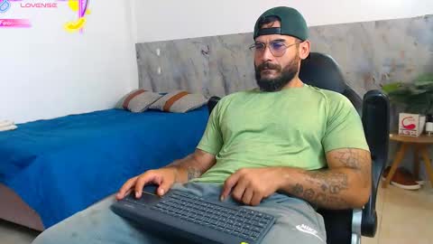 Snapshot of hanz_col chatting on November 2025 02:33:01 AM hanz_col online show from November 2025 02:33:01 AM