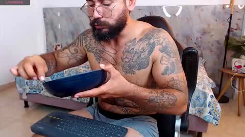 hanz_col online show from December 2025 04:00:02 AM