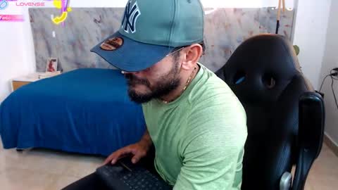 hanz_col online show from December 2025 01:55:02 AM