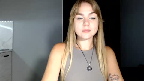 happy_fox_ online show from August 2026 08:34:01 PM