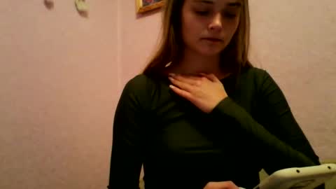 happyemily  online show from November 2025 07:25:01 PM