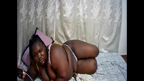 Snapshot of happysonia chatting on October 2025 06:48:01 AM happysonia online show from October 2025 06:48:01 AM