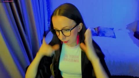 Stephanie online show from November 2025 10:25:02 PM