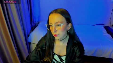 Stephanie online show from March 2026 06:37:01 PM