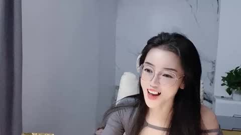 Daisy online show from December 2025 06:05:02 PM