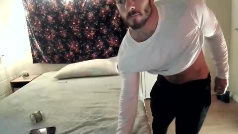 Snapshot of happytoesgonzonose chatting on June 2026 04:30:02 AM Leila online show from June 2026 04:30:02 AM