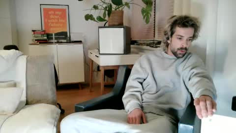 Chris online show from October 2025 05:13:01 PM