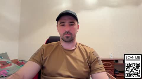 Snapshot of hard_to_obey chatting on May 2026 06:49:02 PM Vadim online show from May 2026 06:49:02 PM