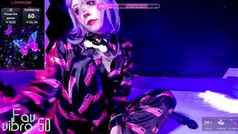 Mia online show from February 2026 10:39:01 PM