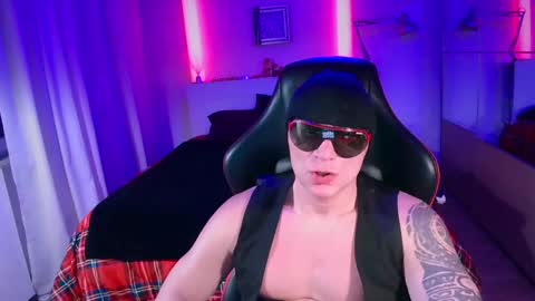 Snapshot of hardmattsteel chatting on March 2025 11:27:01 PM MATTSTEEL - ITALIAN STALLION online show from March 2025 11:27:01 PM